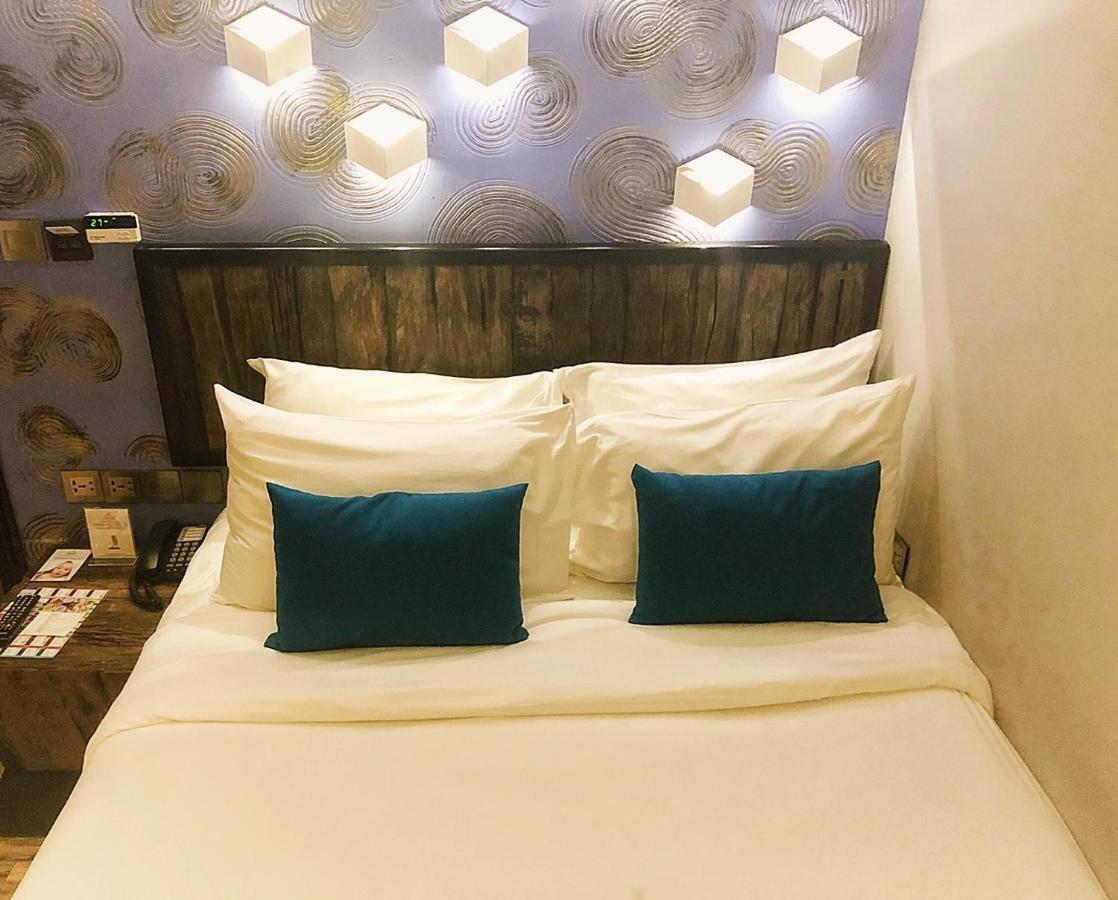 Aspira D'Andora Sukhumvit 16 - Asoke Hotel Bangkok Bagian luar foto